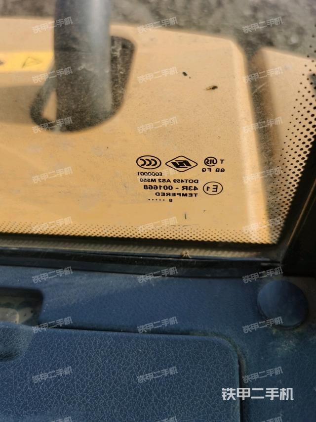 后窗玻璃角标（驾驶室部分）