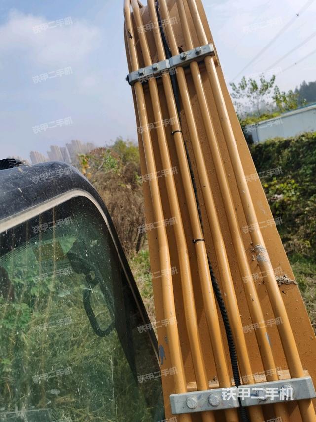 大臂背部俯视(工作和回转装置) 大臂背部俯视(工作和回转装置)