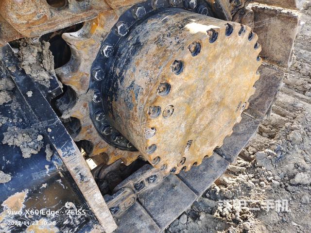 右驱动轮（行走机构）