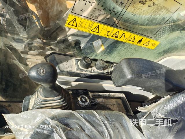 座椅右侧控制台/钥匙门/油门/含右手柄（驾驶室部分）