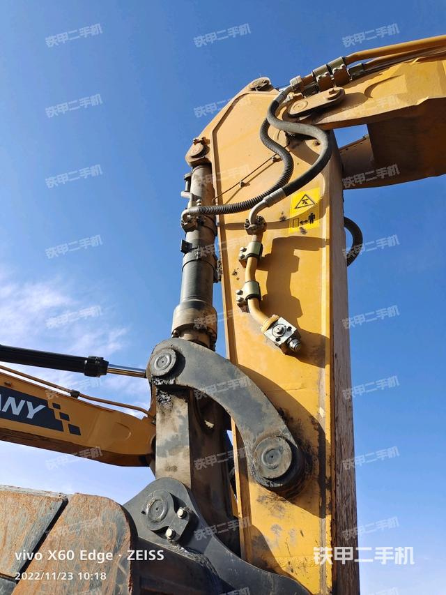 小臂整体左后（工作和回转装置）