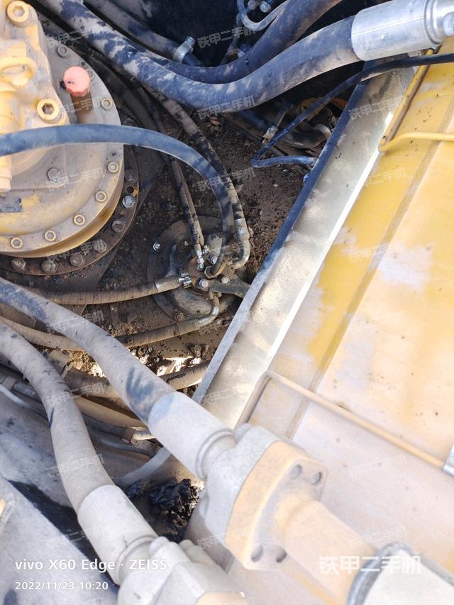 中央回转接头特写（上车部件）