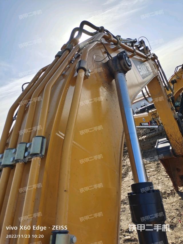 大臂背部俯视（工作和回转装置）