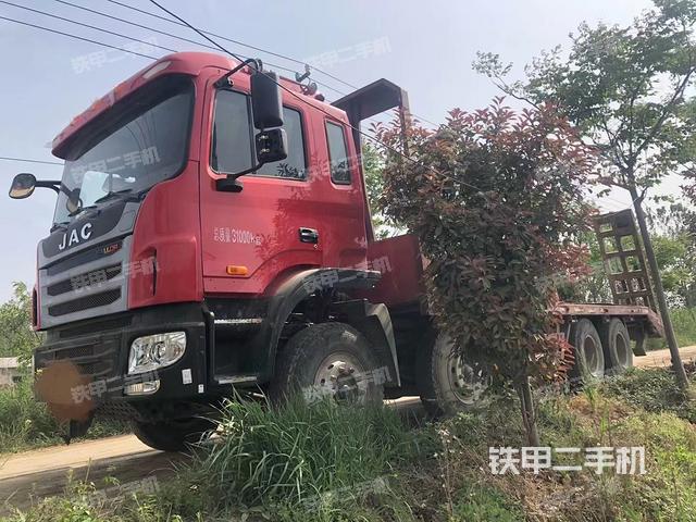 江淮重工8X4平板运输车