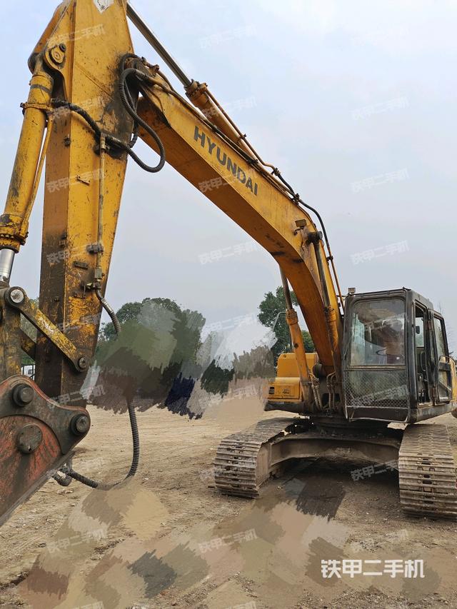 现代R225LC-7挖掘机