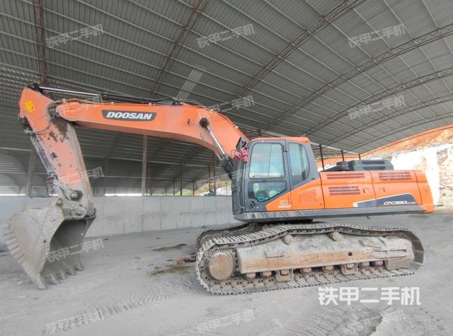 斗山DX380LC-9C挖掘机