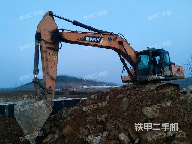 三一重工SY235C挖掘机