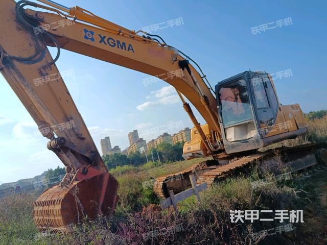 厦工XG822LC挖掘机