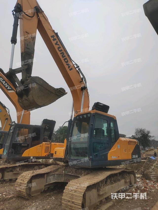 现代R215VS挖掘机