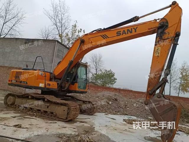 三一重工SY215C挖掘机