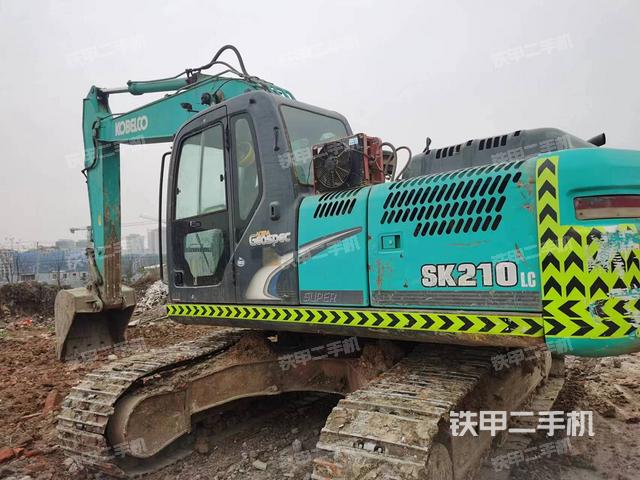 神钢SK210LC-8挖掘机