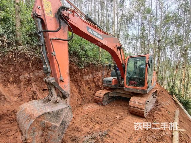 斗山DX130-9CN挖掘机