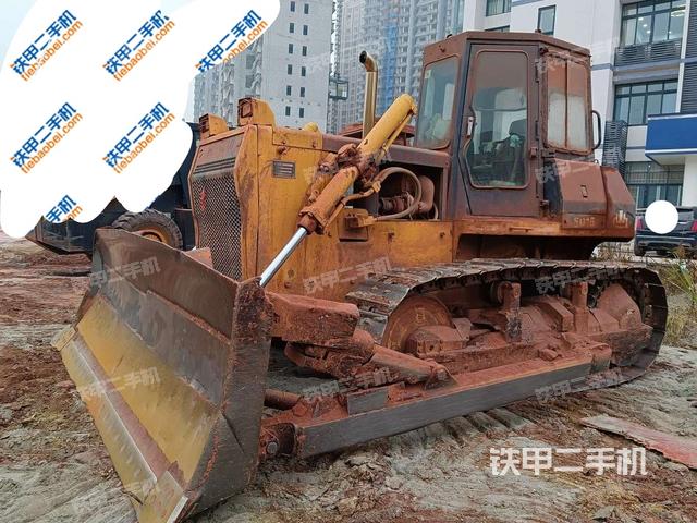 山推SD16标准型推土机