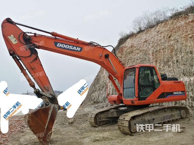 斗山DH225LC-7挖掘机