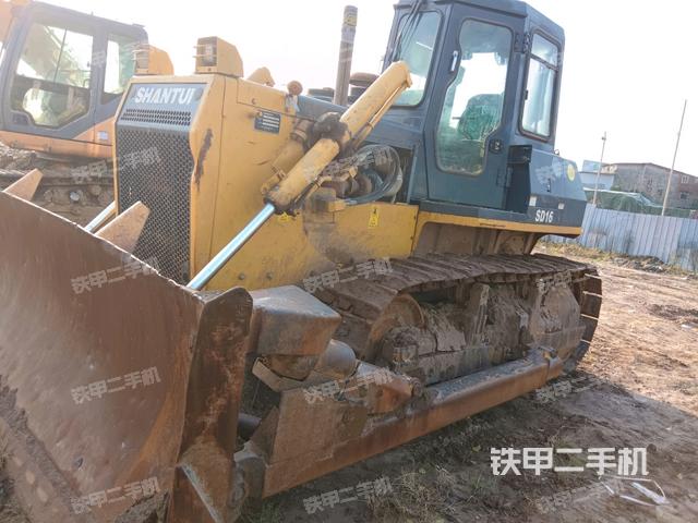 山推SD16标准型推土机