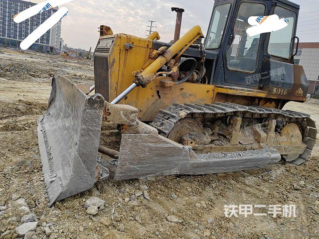 山推SD16标准型推土机