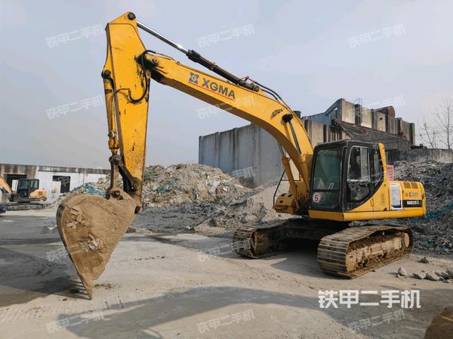 厦工XG822LC挖掘机