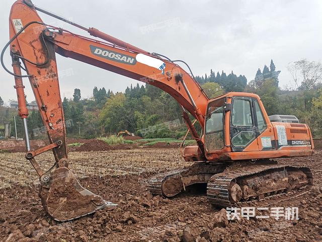 斗山DH220LC-9E挖掘机
