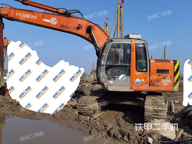 日立ZX225US挖掘机