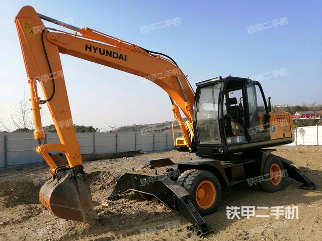 现代R150W-7挖掘机