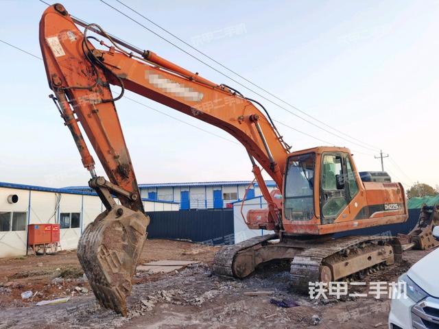 斗山DH215-9E挖掘机