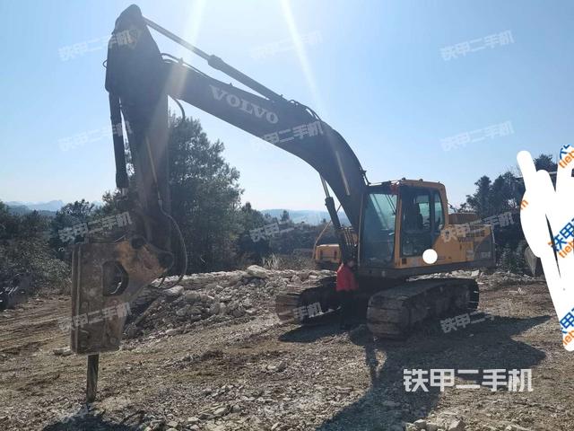 沃尔沃EC210B挖掘机