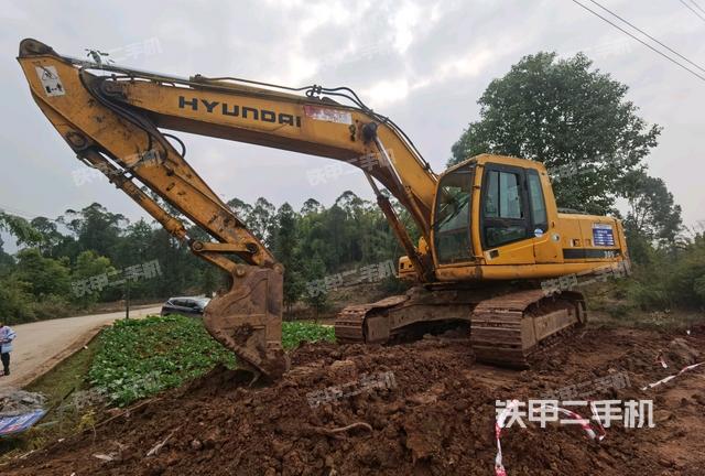 现代R265LC-7挖掘机
