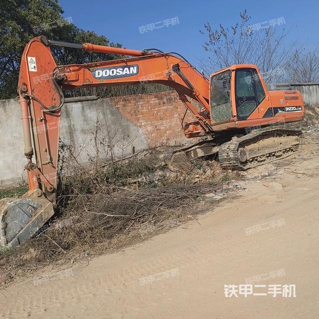 斗山DH220LC-9E挖掘机