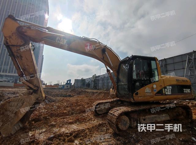 卡特彼勒320C挖掘機(jī)