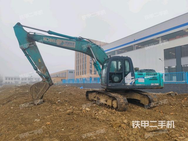 神钢SK200-8挖掘机
