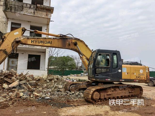 现代R225LC-7挖掘机