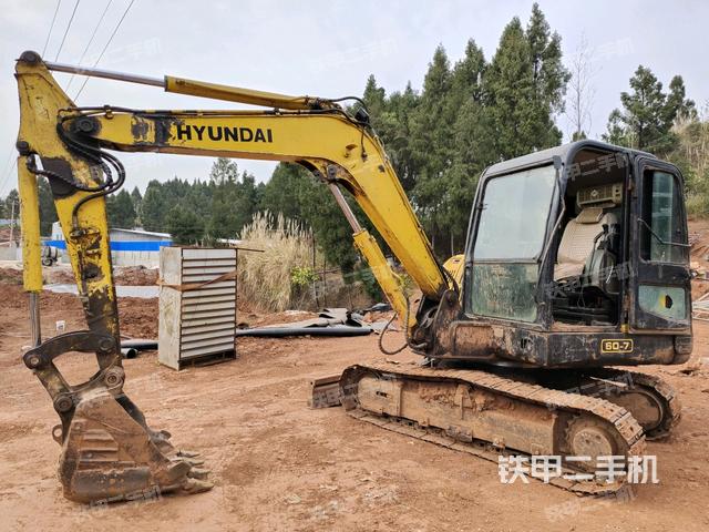 现代R60-7挖掘机