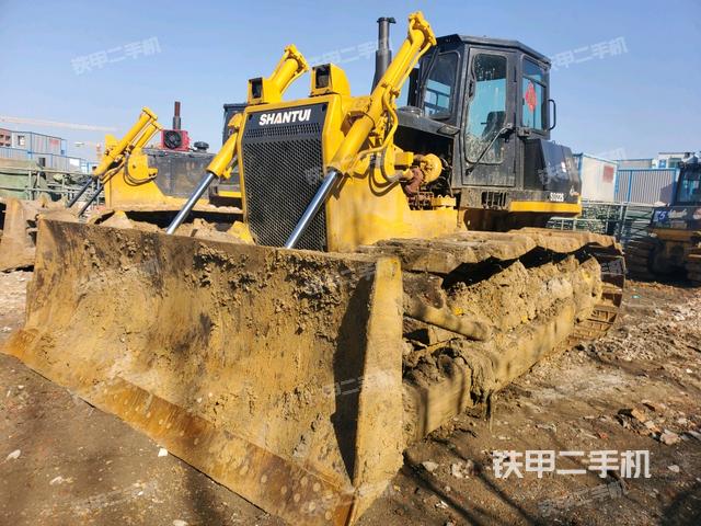 山推SD22S湿地型推土机