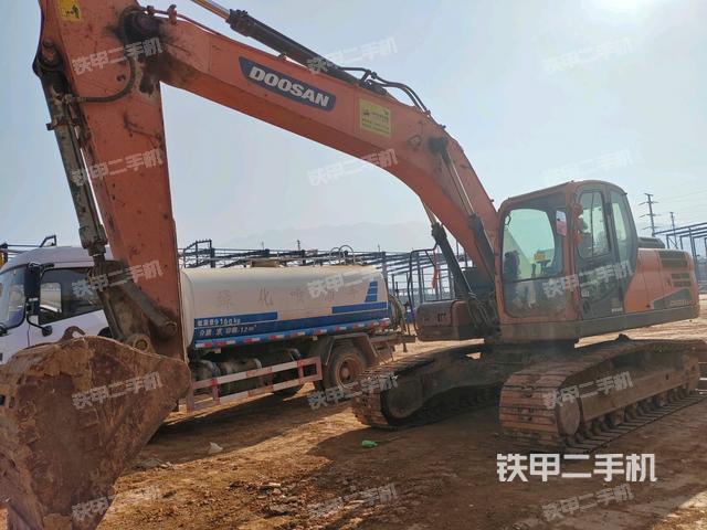 斗山DX220LC-9C挖掘机
