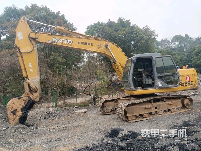 加藤HD820V挖掘机的设备实拍-第2张实拍照片