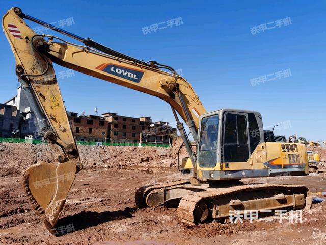 雷沃重工FR260E挖掘机