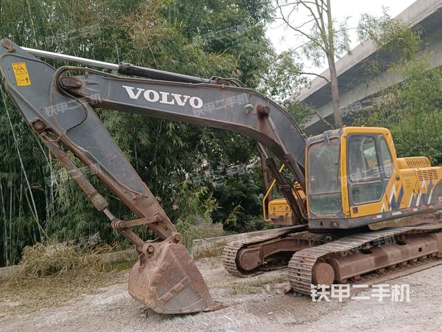 沃尔沃EC210BLC挖掘机