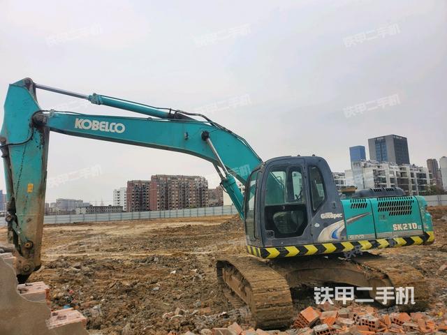 神钢SK210LC-8挖掘机