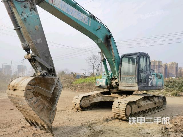 神钢SK260LC-8挖掘机