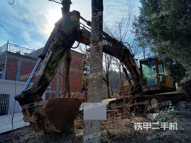 沃尔沃EC210B挖掘机