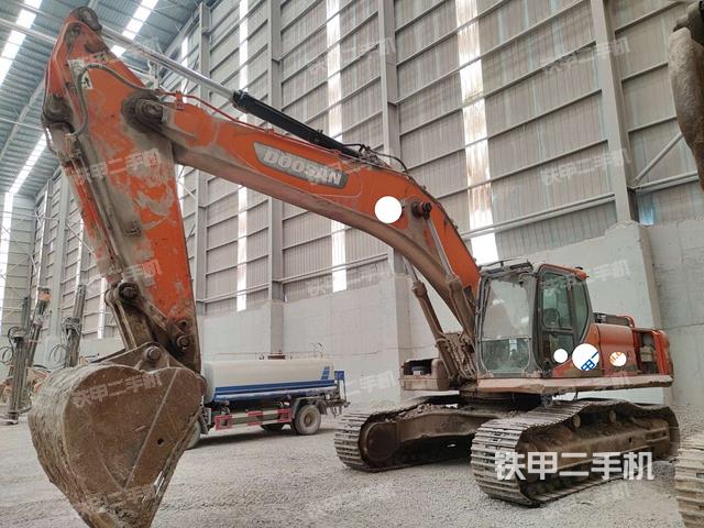 斗山DX380LC挖掘机