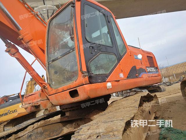 斗山DH225LC-7挖掘机