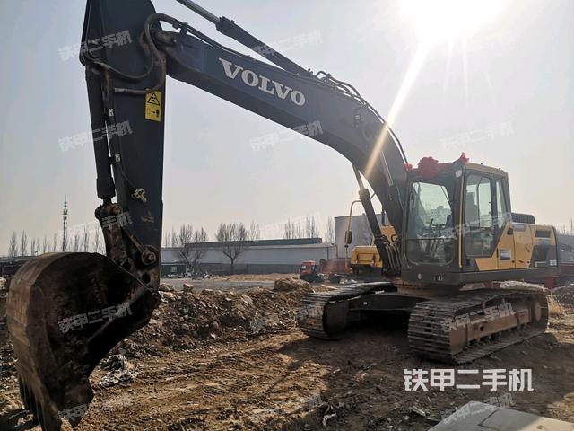 沃尔沃EC210D挖掘机