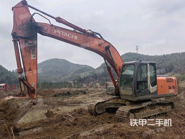 日立ZX200-3挖掘机
