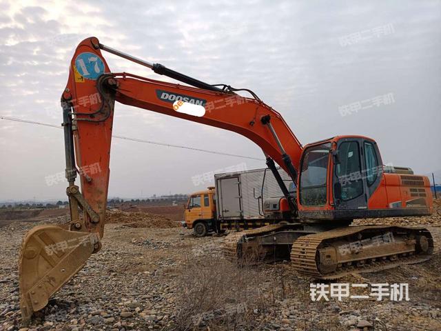 斗山DX220LC-9C挖掘机