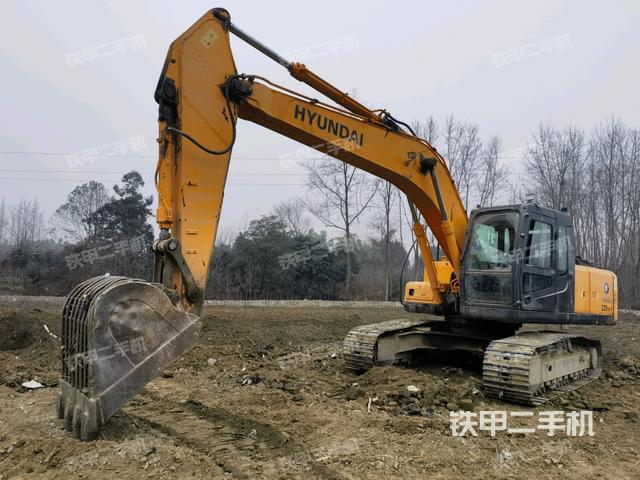 现代R225LC-7挖掘机