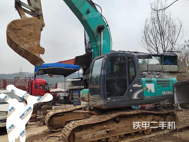 神钢SK260LC-8挖掘机