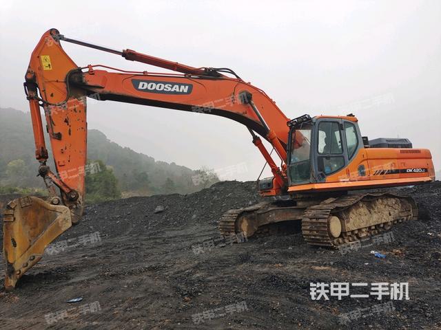 斗山DX380LC挖掘机