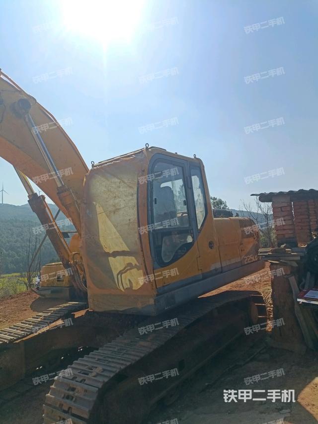 柳工CLG922D挖掘机