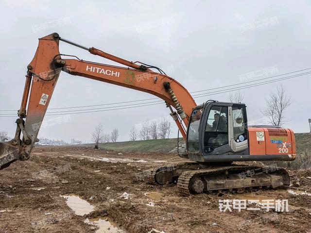 日立ZX200-3挖掘机